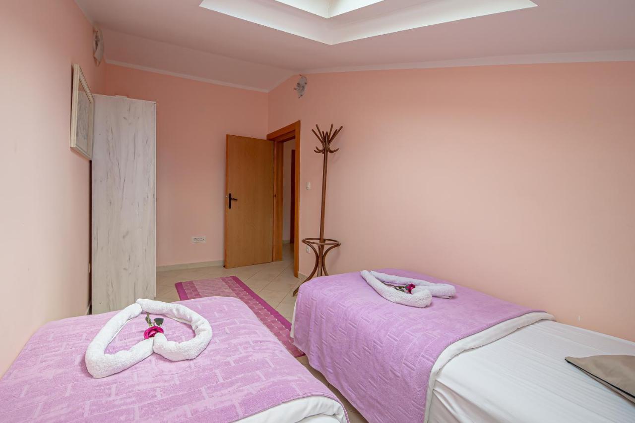 Apartamento Fairytale 1 And 2 Budva Exterior foto